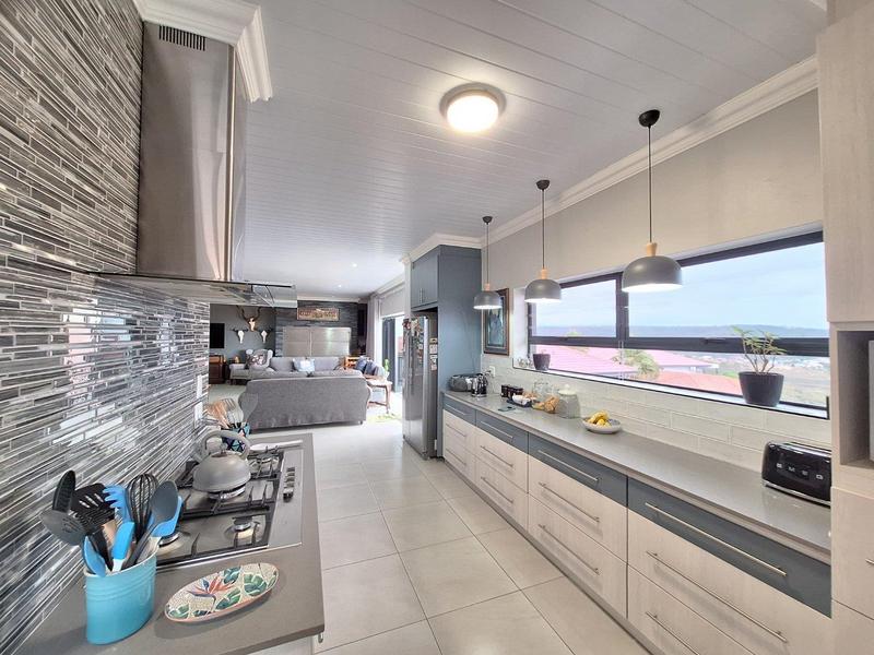 3 Bedroom Property for Sale in Avonddans Western Cape